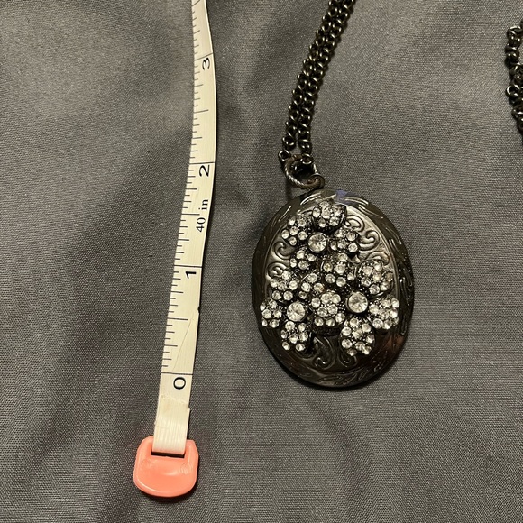 Locket - Picture 3 of 4